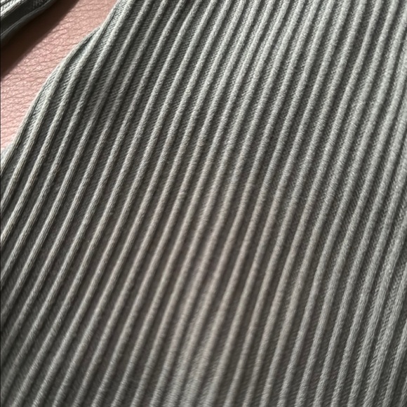 Ribbed Green Leggings - Picture 4 of 4